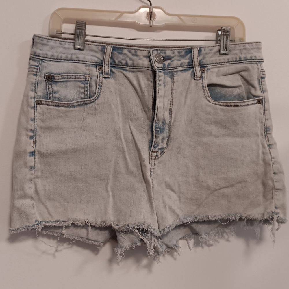 AE Light Wash Denim Frayed Hem Women Shorts